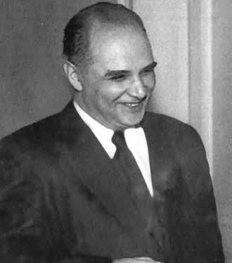 Абрамов Лев